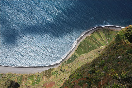Blick auf die Küste von Madeira im Portugal Urlaub
